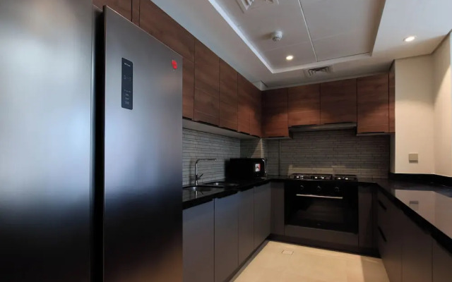 Spacious 2BR Apt Maids Elegance