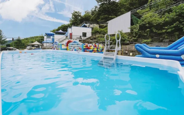 Chuncheon Dogandstay