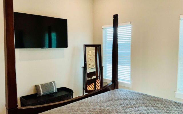 Kemah Marina  Home for 8