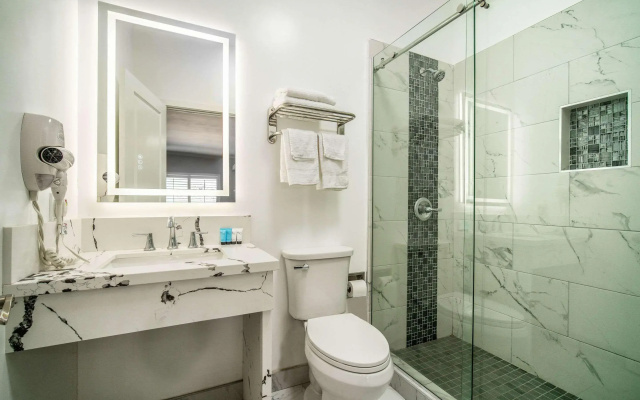 Rodeway Inn & Suites Pasadena