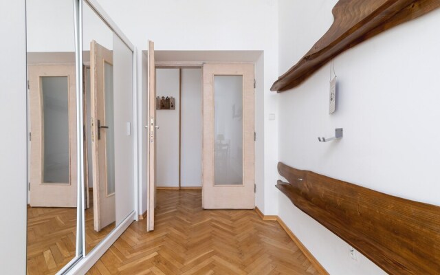 Old Town Basztowa Apartment by Renters