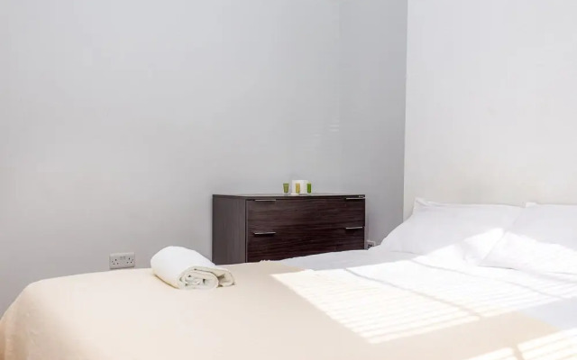 Clemence Street - Deluxe Guest Room 1