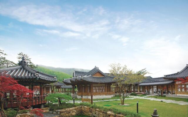 High 1 Convention Hotel