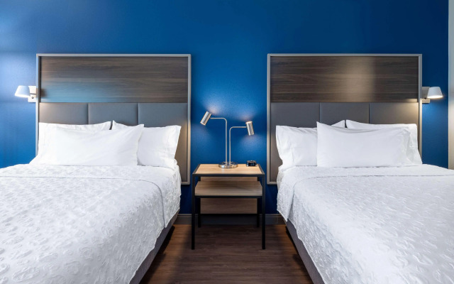 Tru by Hilton Naperville Chicago