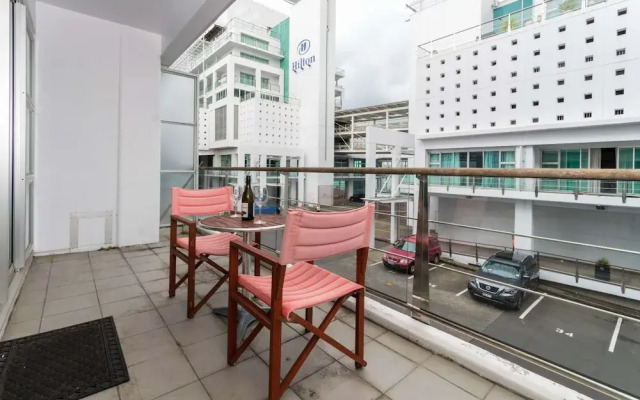 Waterfront Seaview Apt Hotel