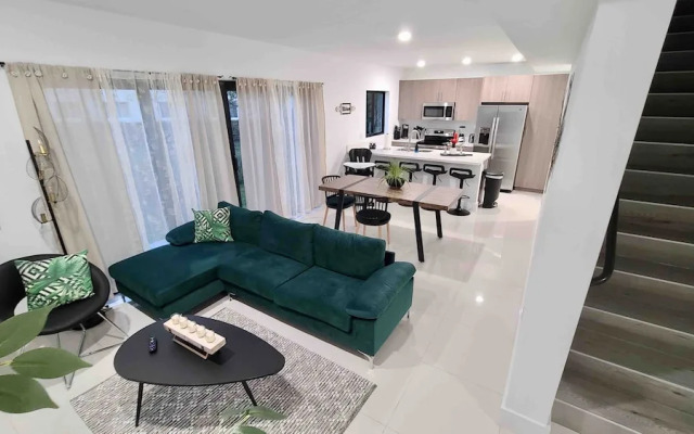 Green Luxurious 5BD Jungle House by FL Keys MIA