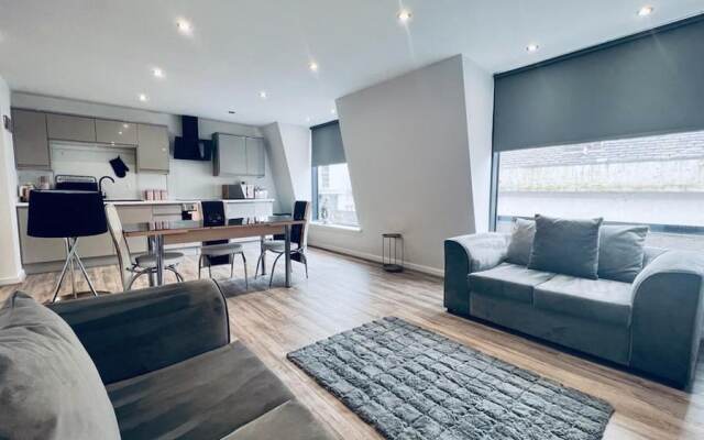 Inviting 2-bed Apartment in Liverpool