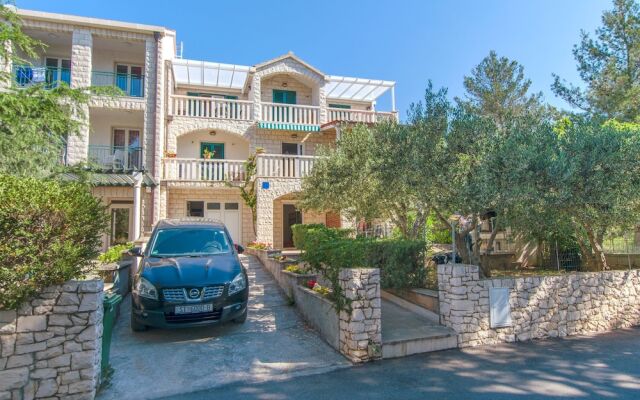 Apartments and Room Jelka