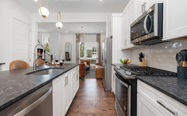 Urban Spur-walk 2 Breweries-mins to Broadway