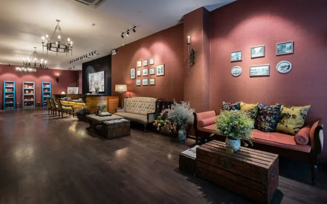 Elegant Hotel Saigon City