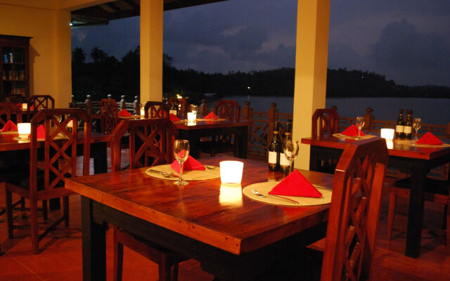 Kalla Bongo Lake Resort