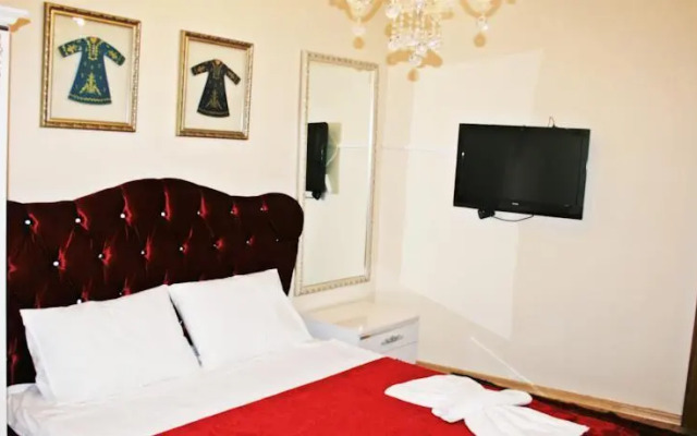 Littlehagiasophia Apart