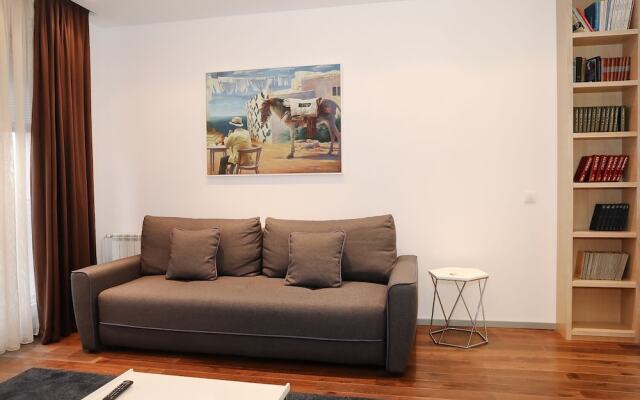 Status Superior Apartments