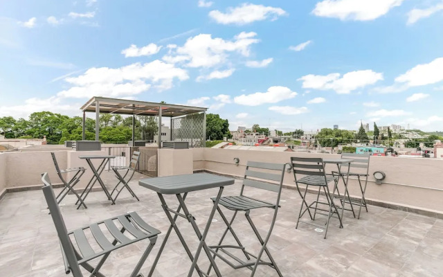 Primavera By Homirent