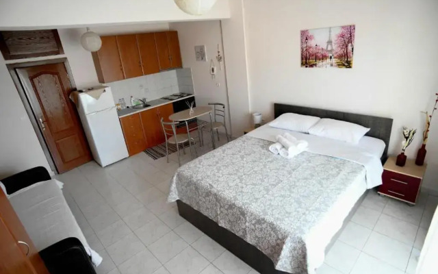 Papi's Apartments 2 - Studio