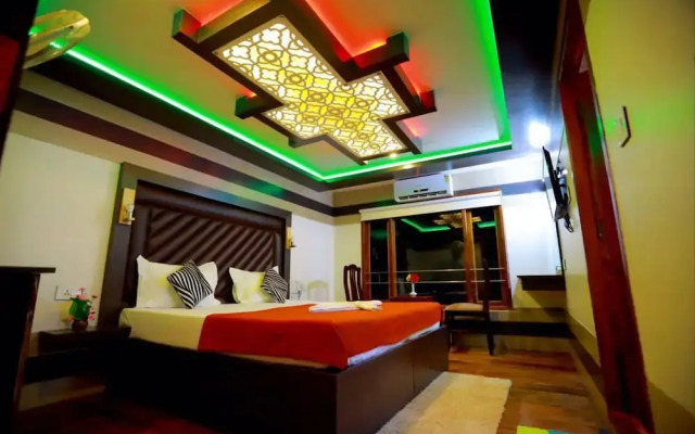 Indiavacationz Houseboat