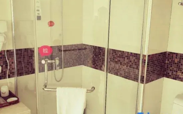 Thank Inn Plus Hotel Linyi Yishui New Bus Station