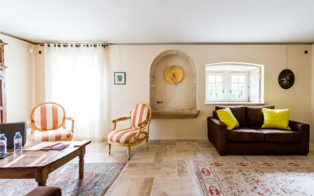 Le Chateau De Besseuil