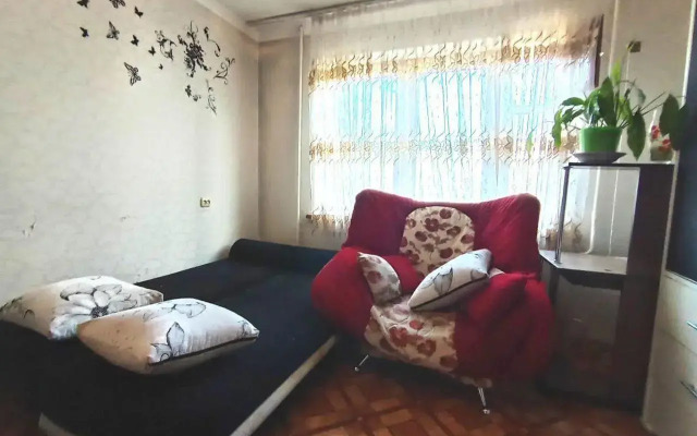 Апартаменты на проспекте Врача Сурова 1