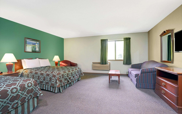 River Hill Inn & Suites