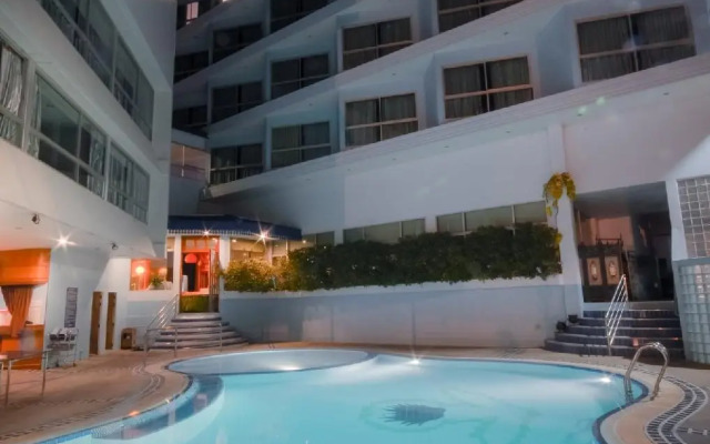 The Viangtak Riverside Hotel