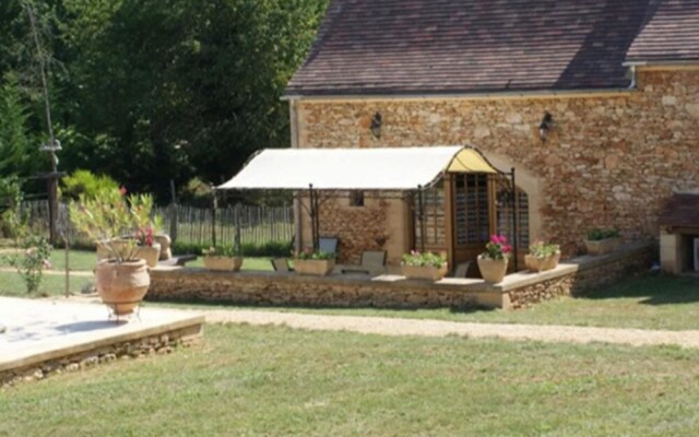 Villa With 5 Bedrooms in Les Eyzies-de-tayac-sireuil, With Private Poo