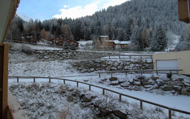 Lou Services Apartment CB55 LSI 001