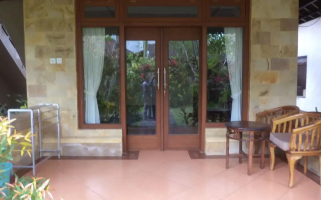 Merthayasa Bungalows