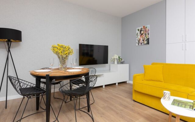 Warsaw Two-bedroom Apartment by Renters