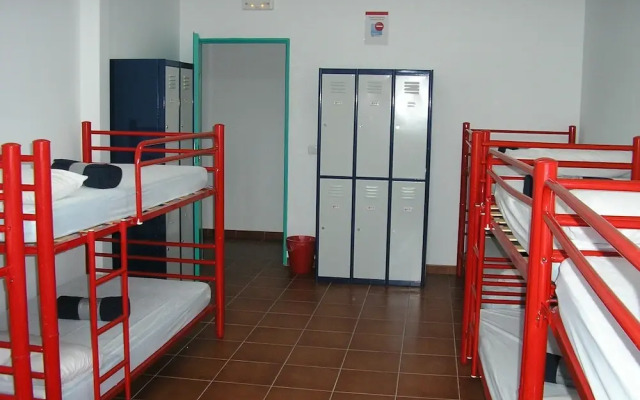 Albergue Serranilla - Hostel