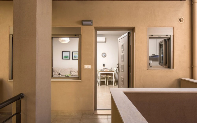 Caravel Apartments Stalis