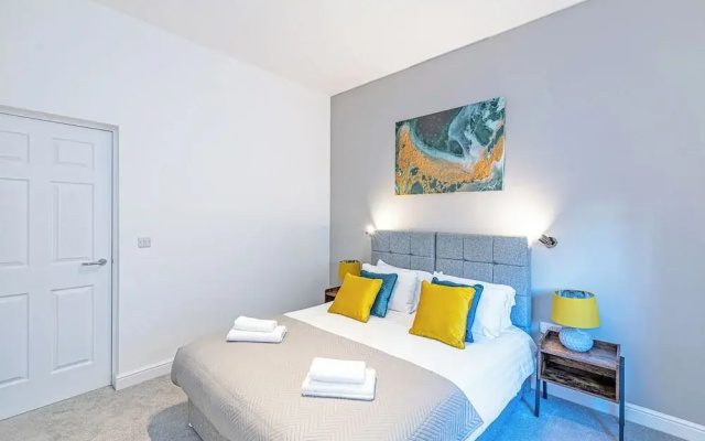 Prescott Court by Guestz