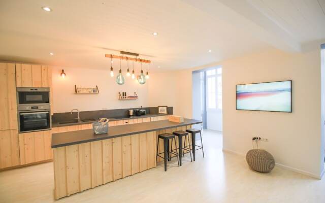 Maison bleue du bassin