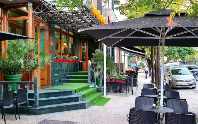 Nov Hotel