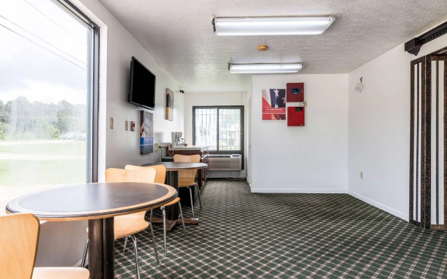 Motel 6 Attalla, AL