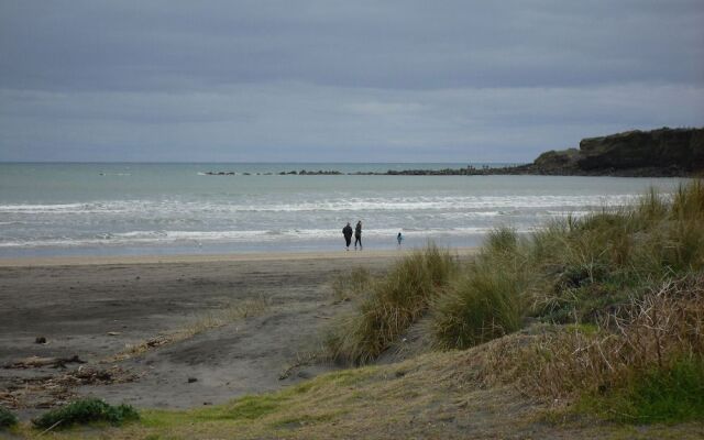 Opunake Beach Kiwi Holiday Park