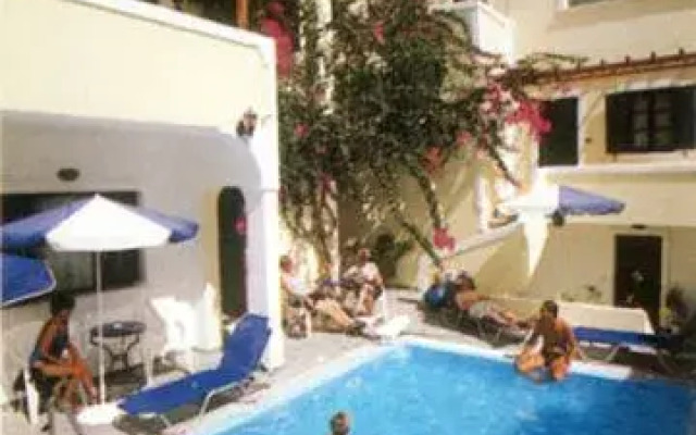 Markakis Studios Fira