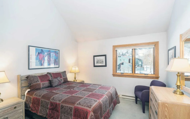 Cimarron Lodge 27 by Avantstay Ski-in/ski-out Property in Complex w/ Two Hot Tubs! Permit#10026