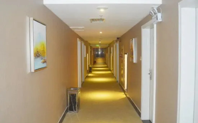 Senlian City Express Hotel (Qingyuan Gulongxia City Beiqi Station Store)