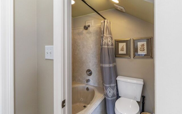 Pelican Pass by ALBVR