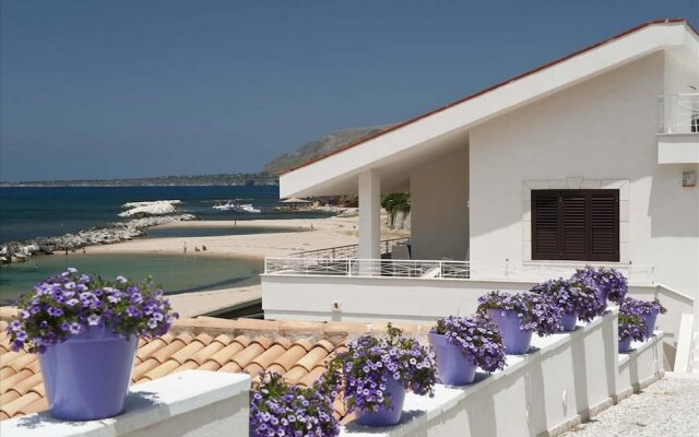 Apartment With 4 Bedrooms in Piano di Trappeto, With Wonderful sea Vie