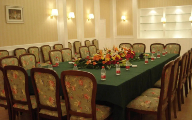 Oak Hotel Chongqing Niujin Street