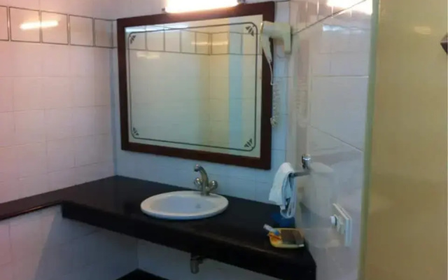 Monark Hotel