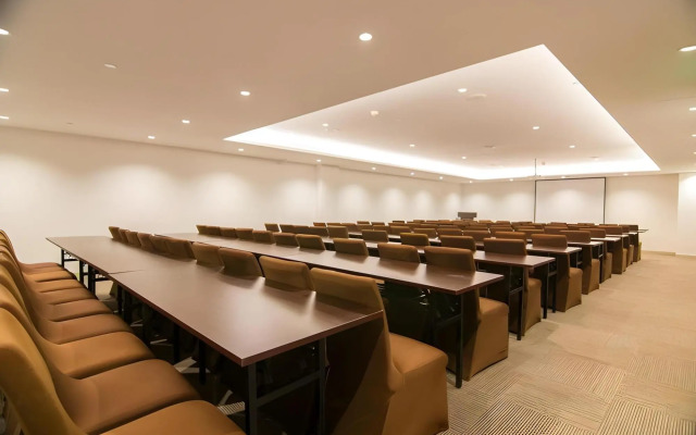 Homeinn Plus Hotel (Beijing Zhongguancun East Road)