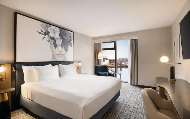 Radisson Blu Vancouver Airport Hotel & Marina