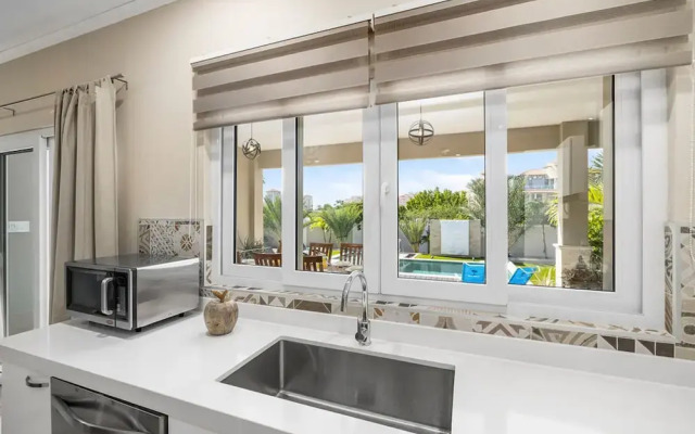 Amazing 4BR 3BA Villa Palm Beach w NEW Pool