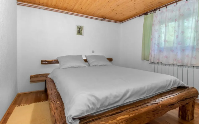 Awesome Home in Breze With Wifi and 2 Bedrooms