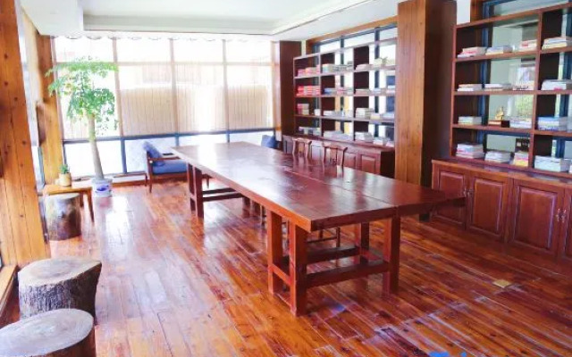 Ruyuan Culture Theme Inn