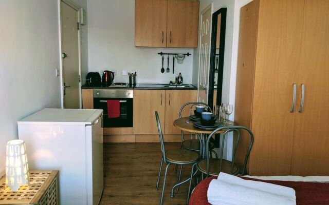 Holland Park Lifestyle Studios