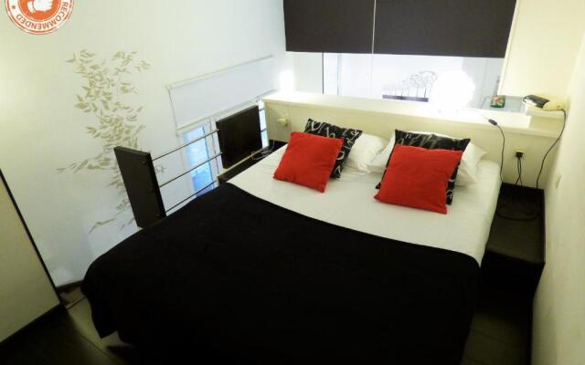 ALC - A521 - 4 min PALAIS AND BEACHES